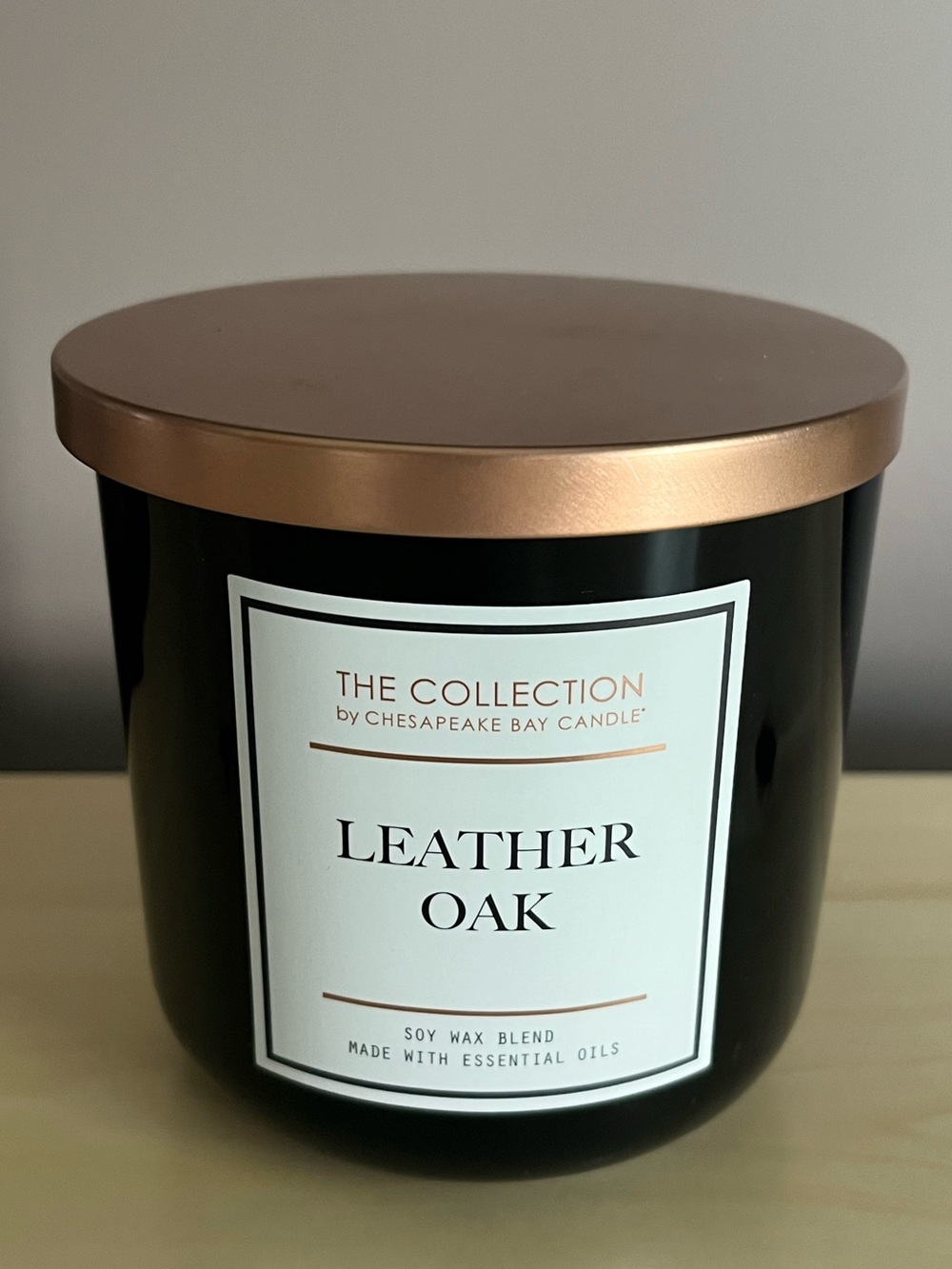 The Collection Chesapeake Leather Oak 12 Oz Two Wick Soy Blend Candle New